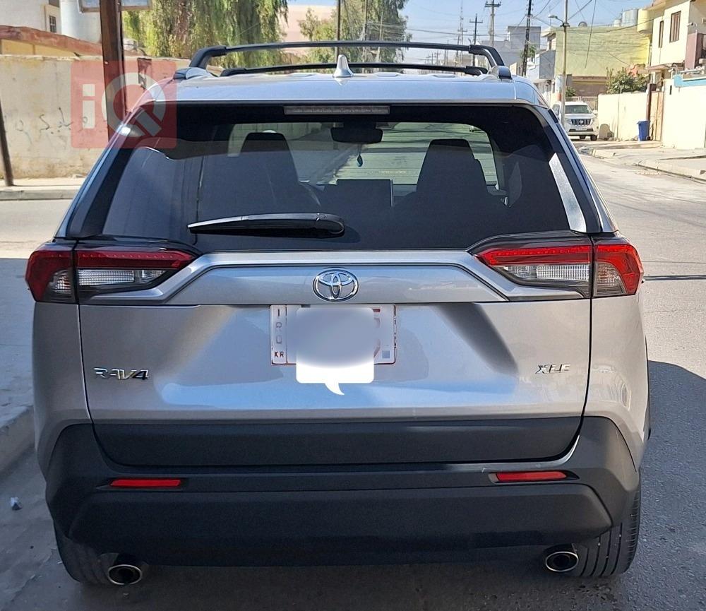 تۆیۆتا ڕاڤ 4